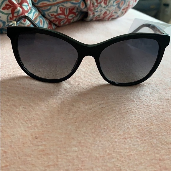 Women’s Burberry BE4199 Black/Grey Sunglasses - Picture 6 of 8